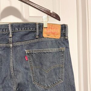 Levi’s 505 men’s dark wash jeans size 38 x 30 straight fit
